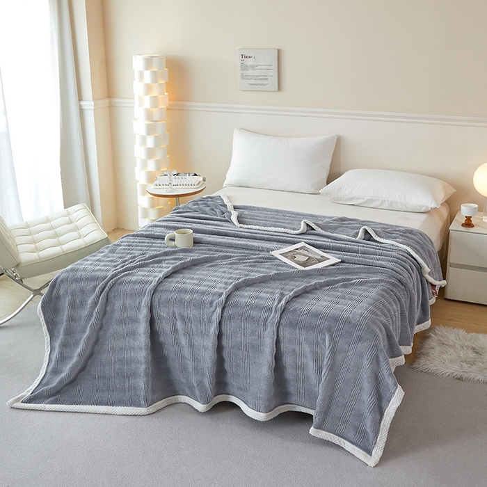 91家纺网 家纺一手货源 找家纺 2024新款仿兔绒泡泡绒毛毯家用四季毯 条纹人生 星辰灰