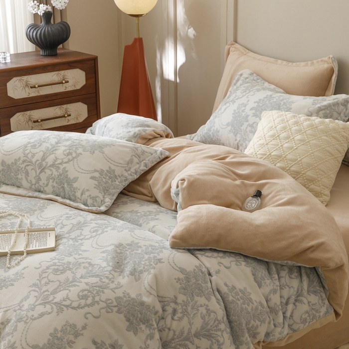 91家纺网 家纺一手货源 找家纺 卡派 2024新款轻奢肌理纹雕花工艺款230克加厚牛奶绒四件套（提供买家秀 ） 婉然-蓝