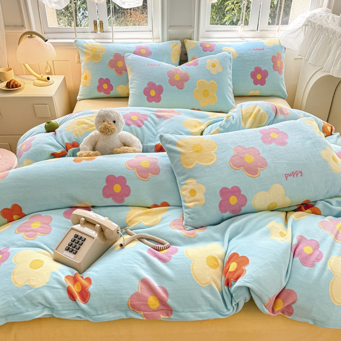 91家纺网 家纺一手货源 找家纺 红粉佳人 2025新款小清新双面牛奶绒四件套繁花