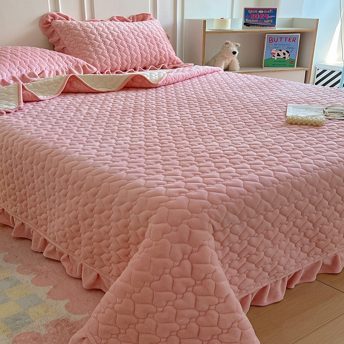 91家纺网 家纺一手货源 找家纺 （总）美梦家纺 2024新款素色牛奶绒花边床盖系列