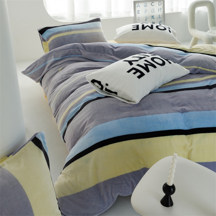 91家纺网 家纺一手货源 找家纺 红粉佳人 2025新款小清新双面牛奶绒四件套简约条纹