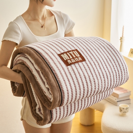 91家纺网 家纺一手货源 找家纺 晨曦家纺 2024新款贝贝绒牛奶绒双层毛毯两用被套毯 贝贝绒双层毛毯-卡布奇诺咖