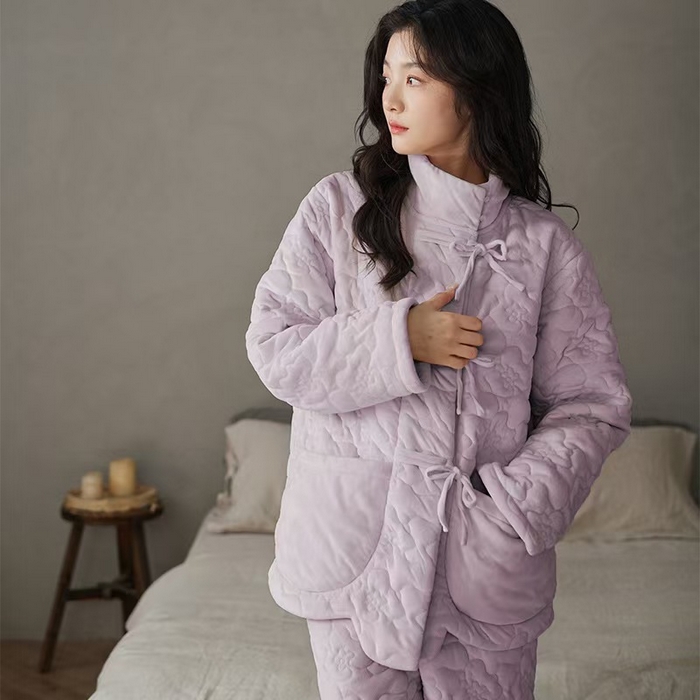 91家纺网 家纺一手货源 找家纺 洛兰沙家居馆 2024新款睡衣女秋冬季三层夹棉珊瑚绒加厚保暖两件套女士可外穿加绒家居服 淡紫色