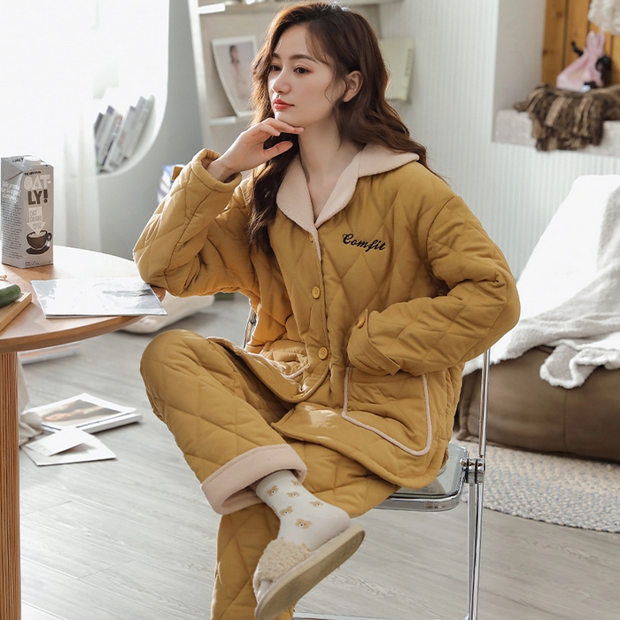 91家纺网 家纺一手货源 找家纺 洛兰沙家居馆 2024新款清新睡衣女秋冬季三层夹棉珊瑚绒加厚保暖两件套女士可外穿加绒家居服 1707金盏黄
