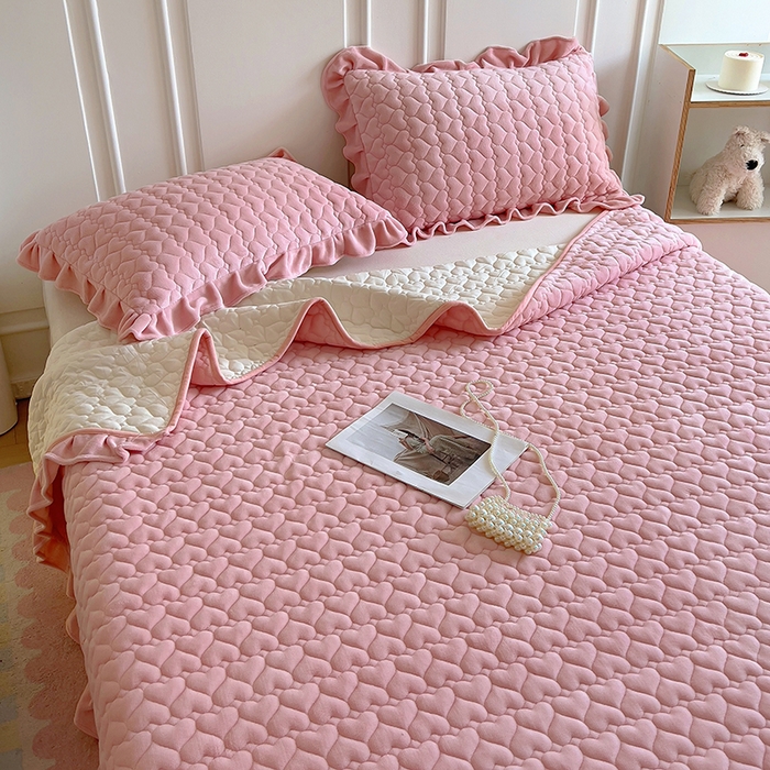 91家纺网 家纺一手货源 找家纺 （总）美梦家纺 2024新款素色牛奶绒花边床盖系列