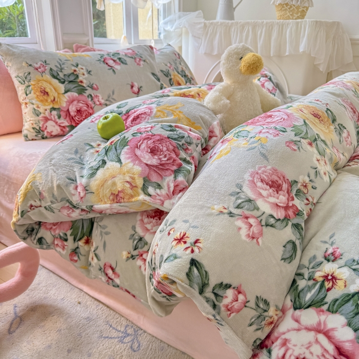 91家纺网 家纺一手货源 找家纺 红粉佳人 2025新款小清新双面牛奶绒四件套花镜