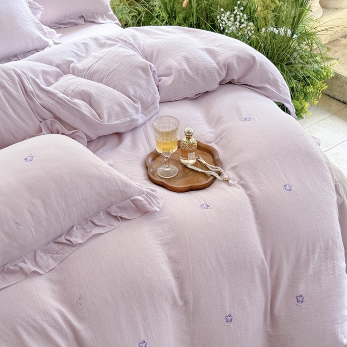 91家纺网 家纺一手货源 找家纺 2025新品全棉色织皱皱纱刺绣款四件套 樱花草