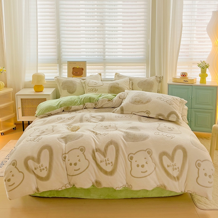 91家纺网 家纺一手货源 找家纺 2024新款加厚雪花绒印花四件套-风格二（提供卖家秀） 爱心熊(绿)