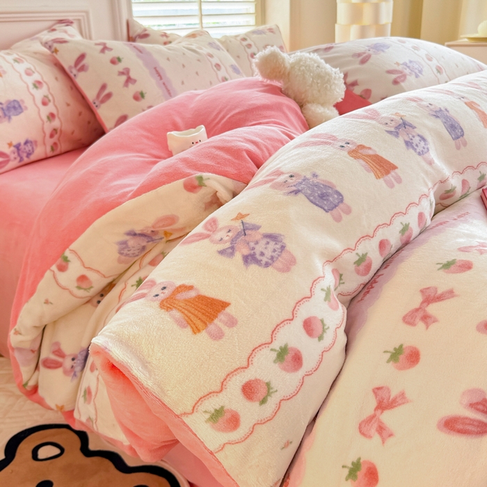 91家纺网 家纺一手货源 找家纺 简宜家居 2025新款牛奶绒印花四件套 萌兔仙子