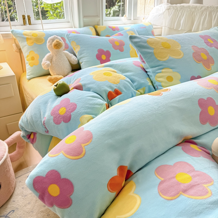 91家纺网 家纺一手货源 找家纺 红粉佳人 2025新款小清新双面牛奶绒四件套繁花