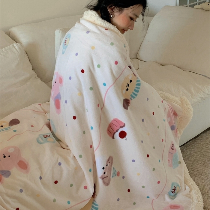 91家纺网 家纺一手货源 找家纺 桃喜 2024新款亲肤舒适牛奶绒羊羔绒毛毯 波点动物园