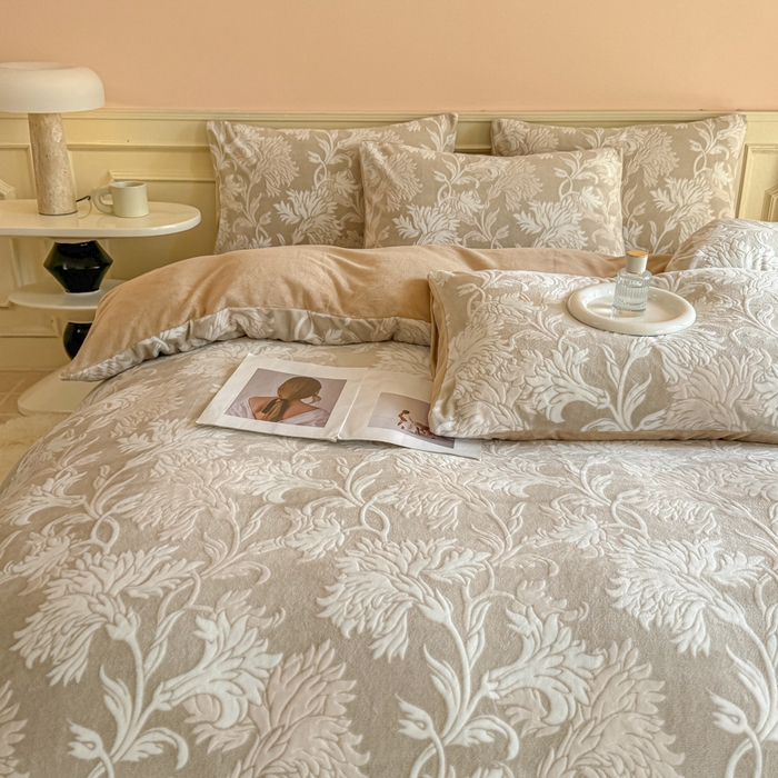 91家纺网 家纺一手货源 找家纺 大境 2024新款8斤A类230克牛奶绒提花烂花四件套床笠款床单款 罗曼 褐咖