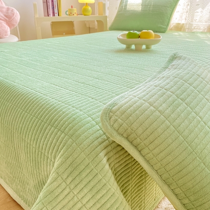 91家纺网 家纺一手货源 找家纺 （总）家喜爱 2024新款A类牛奶绒夹棉加厚直边软床盖