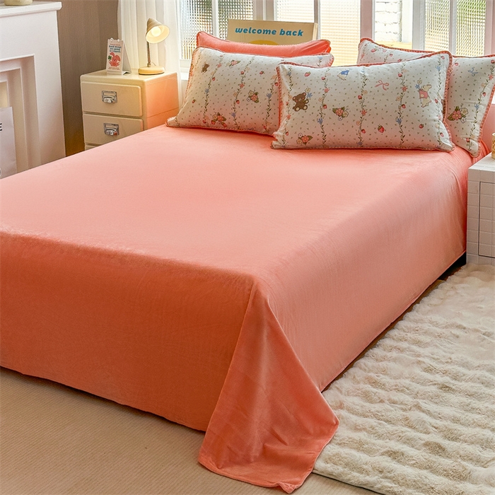 91家纺网 家纺一手货源 找家纺 红粉佳人新款小清新卡通贝壳边三角针棉加绒四件套工艺款牛奶绒四件套花香小兔