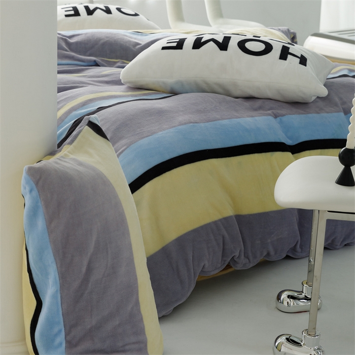 91家纺网 家纺一手货源 找家纺 红粉佳人 2025新款小清新双面牛奶绒四件套简约条纹