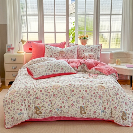 红粉佳人新款小清新卡通贝壳边三角针棉加绒四件套工艺款牛奶绒四件套甜甜小熊