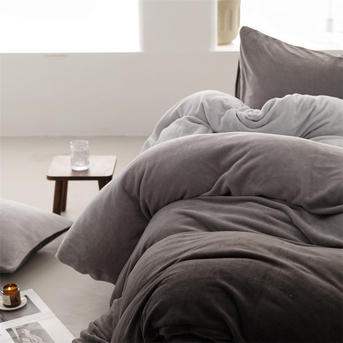 91家纺网 家纺一手货源 找家纺 红粉佳人 2025新款小清新双面牛奶绒四件套渐变灰