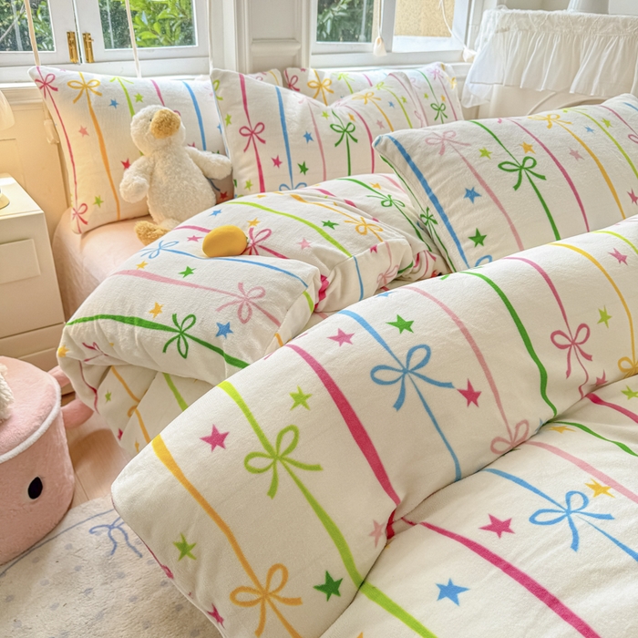 91家纺网 家纺一手货源 找家纺 红粉佳人 2025新款小清新双面牛奶绒四件套蝴蝶结