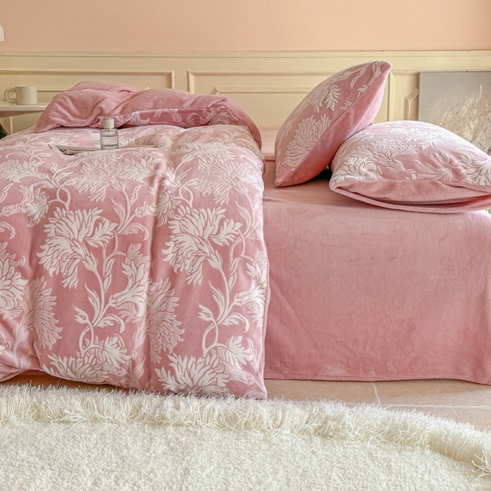 91家纺网 家纺一手货源 找家纺 大境 2024新款8斤A类230克牛奶绒提花烂花四件套床笠款床单款 罗曼 贝壳粉