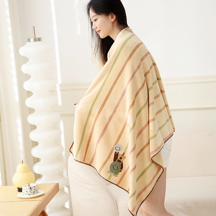 朴尔家纺-毛巾被 2024新款毛巾绣勾边小格快乐鸭AB版珊瑚绒速吸速干毛巾浴巾 背带熊-咖浴巾