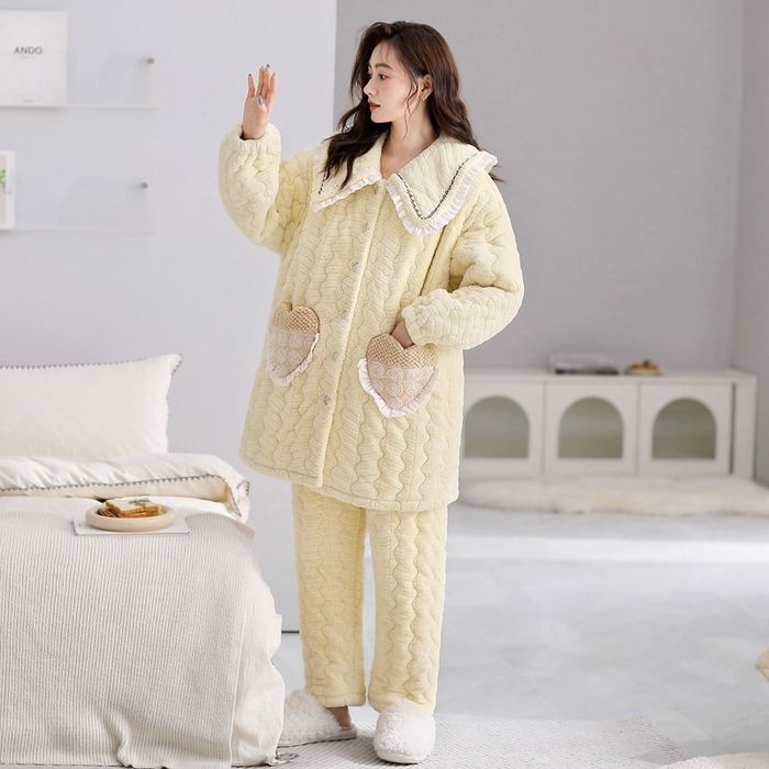 91家纺网 家纺一手货源 找家纺 洛兰沙家居馆 2024秋冬新款清新睡衣女三层夹棉玉兔绒加厚保暖两件套女士可外穿加绒家居服 黄色