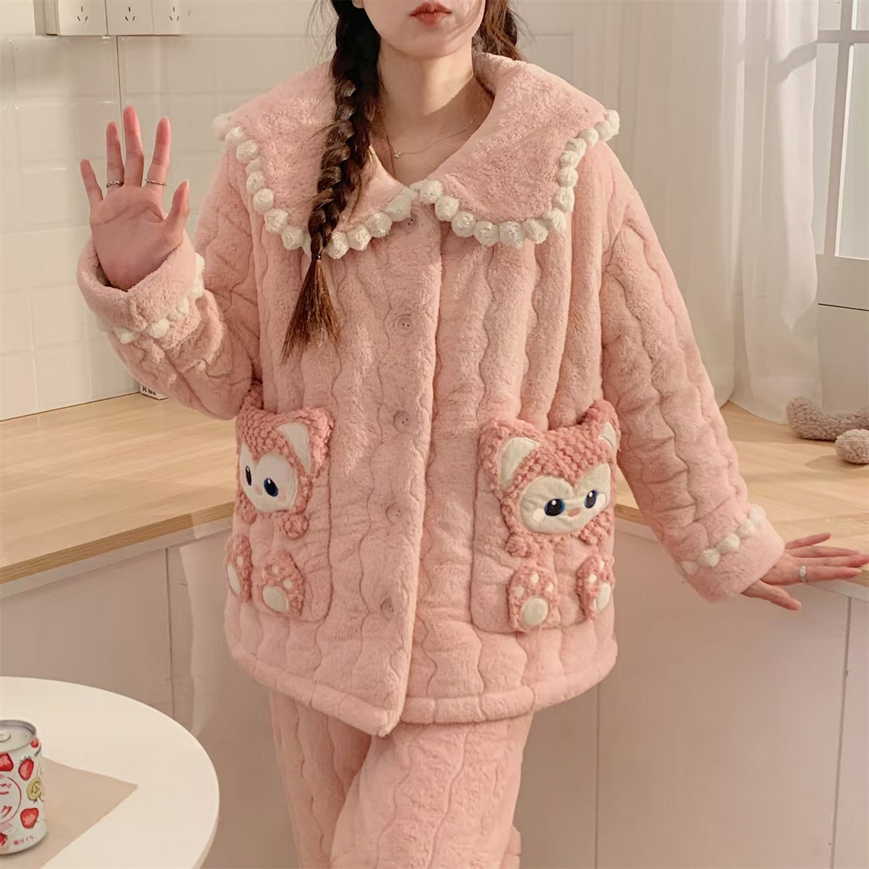 91家纺网 家纺一手货源 找家纺 洛兰沙家居馆 2024新款公主风女秋冬季三层夹棉珊瑚绒加厚保暖两件套女士可外穿加绒家居服 L14