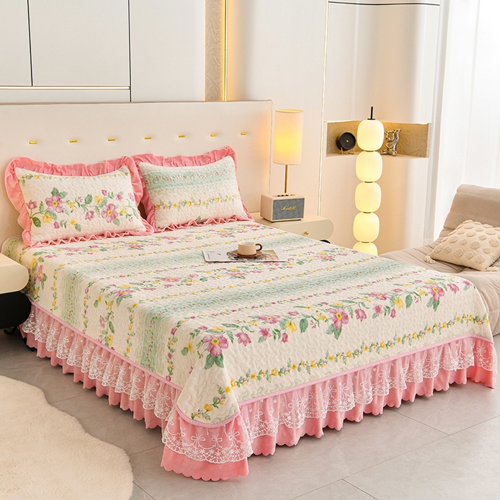 91家纺网 家纺一手货源 找家纺 民新家纺 2025新款牛奶绒印花夹棉床盖四件套 花香四溢-粉