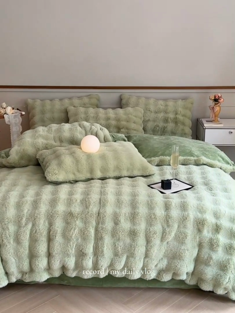 91家纺网 家纺一手货源 找家纺 畅畅家纺 2024新款AB版冬季纯色七彩兔兔绒兔毛绒牛奶绒四件套 抹茶绿