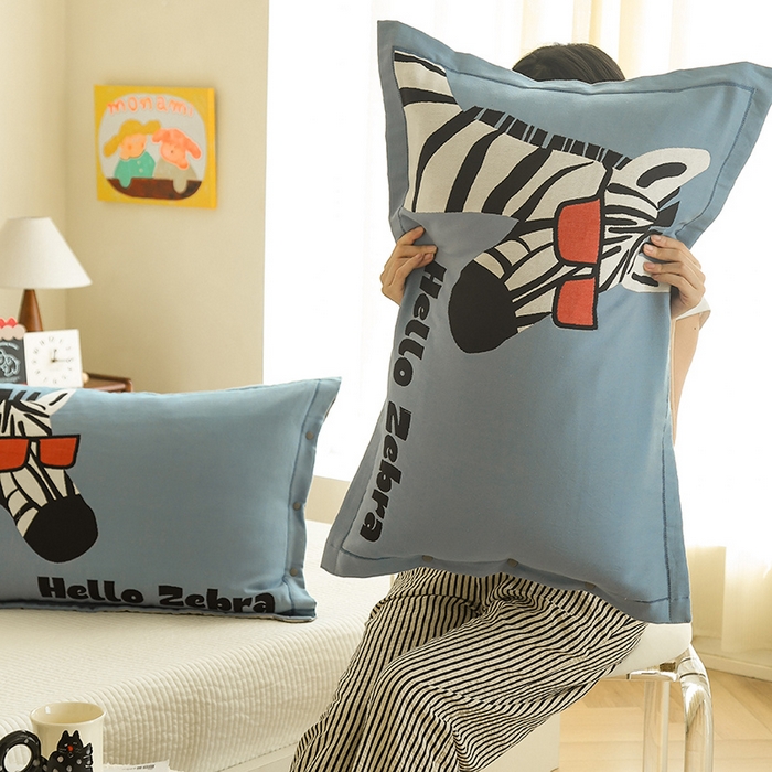 91家纺网 家纺一手货源 找家纺 2024新款全棉四层纱布枕套一对装纽扣款枕套 斑马先生