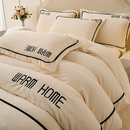 同田家纺 2024新款230克蓄暖高克重牛奶绒四件套 奶白