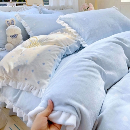 91家纺网 家纺一手货源 找家纺 2024新款加厚牛奶绒韩版雕花四件套风格1（温馨） 飞鸟