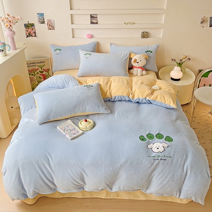眷恋家纺 2025新款牛奶绒兔毛贴布绣四件套 复古萌狗-天蓝+嫩黄