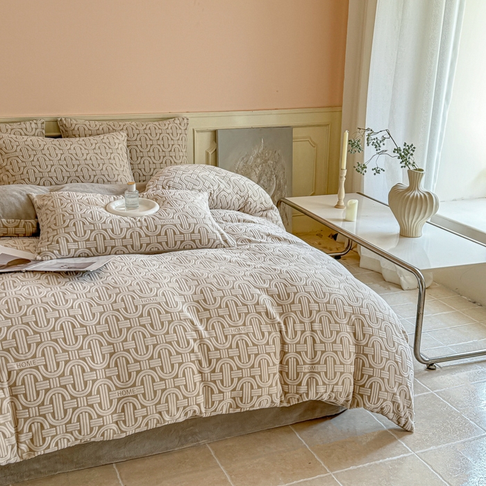 91家纺网 家纺一手货源 找家纺 大境 2024新款8斤A类230克牛奶绒提花烂花四件套床笠款床单款 巴克曼 米灰