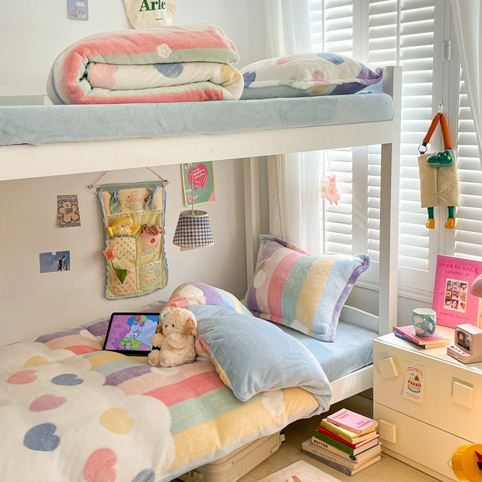 91家纺网 家纺一手货源 找家纺 川悦生活 2024新款立体雪花绒宿舍床笠款三件套四件套 彩虹爱心兰