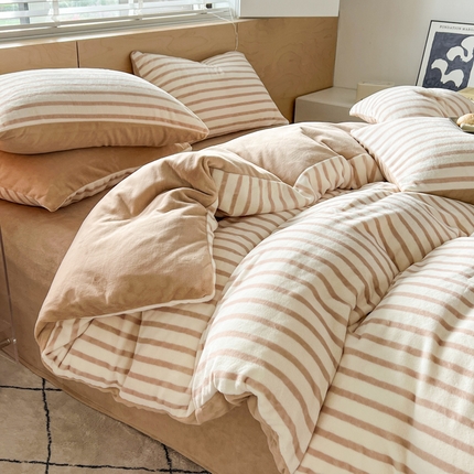 晨曦家纺 2024新款加厚无印风牛奶绒四件套 条纹猫咪-浅咖