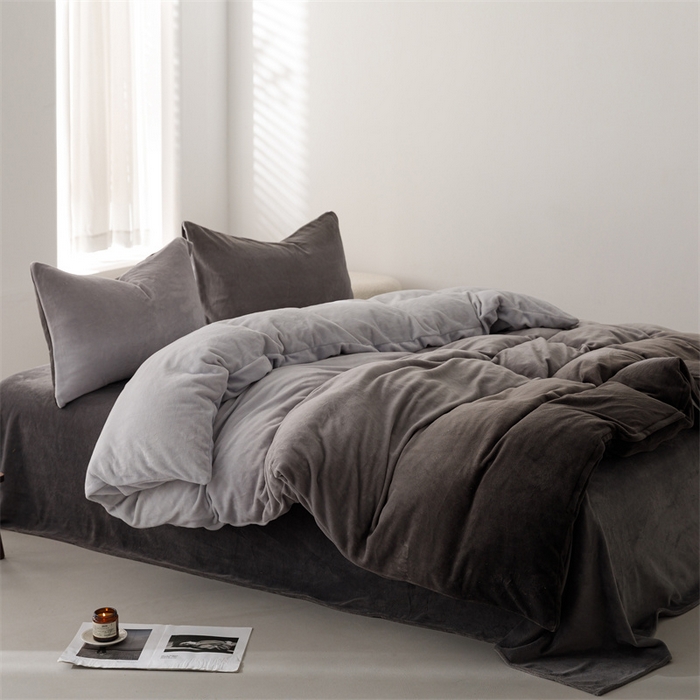 91家纺网 家纺一手货源 找家纺 红粉佳人 2025新款小清新双面牛奶绒四件套渐变灰