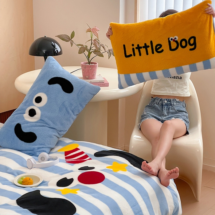 91家纺网 家纺一手货源 找家纺 安哆啦家纺 2024新款兔毛绒大版卡通牛奶绒兔兔绒印花四件套 圣诞狗