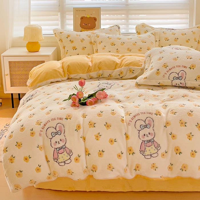 91家纺网 家纺一手货源 找家纺 2024新款加厚雪花绒印花四件套-风格二（提供卖家秀） 田园兔(黄)