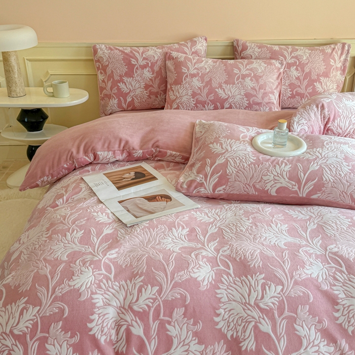 91家纺网 家纺一手货源 找家纺 大境 2024新款8斤A类230克牛奶绒提花烂花四件套床笠款床单款 罗曼 贝壳粉