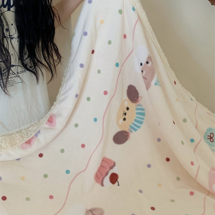 91家纺网 家纺一手货源 找家纺 桃喜 2024新款亲肤舒适牛奶绒羊羔绒毛毯 波点动物园