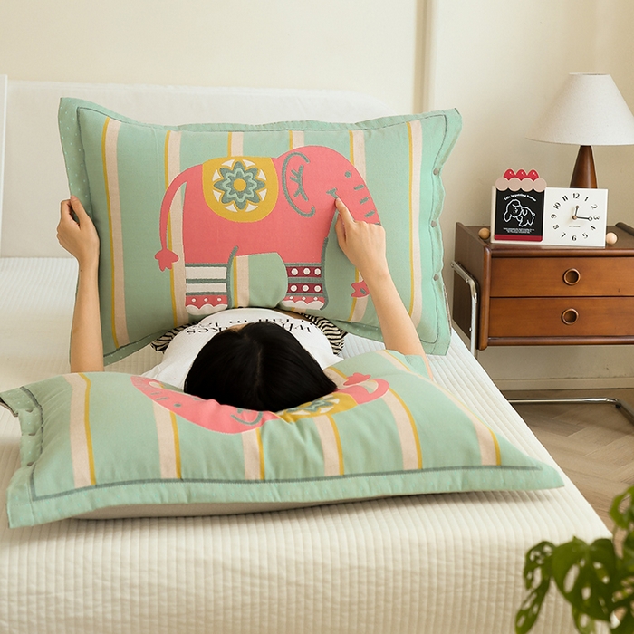 91家纺网 家纺一手货源 找家纺 2024新款全棉四层纱布枕套一对装纽扣款枕套 简约小象