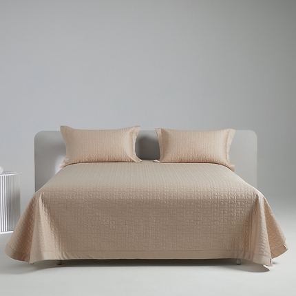 91家纺网 家纺一手货源 找家纺 2024新款设计师款绗缝床盖 卡其