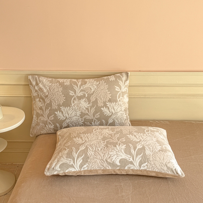 91家纺网 家纺一手货源 找家纺 大境 2024新款8斤A类230克牛奶绒提花烂花四件套床笠款床单款 罗曼 褐咖