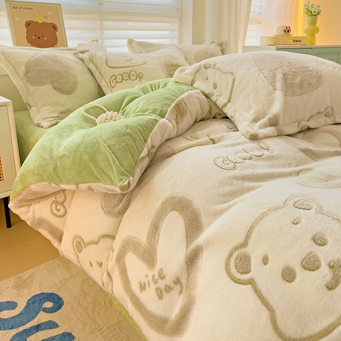 91家纺网 家纺一手货源 找家纺 2024新款加厚雪花绒印花四件套-风格二（提供卖家秀） 爱心熊(绿)