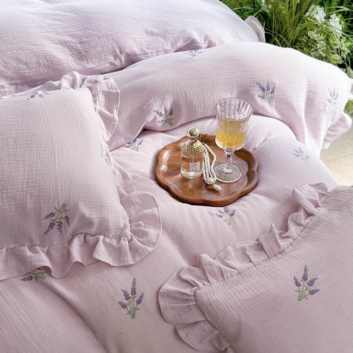 91家纺网 家纺一手货源 找家纺 2025新品全棉色织皱皱纱刺绣款四件套 花香