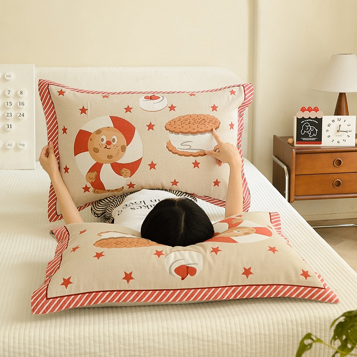 91家纺网 家纺一手货源 找家纺 2024新款全棉四层纱布枕套一对装纽扣款枕套 星星可可