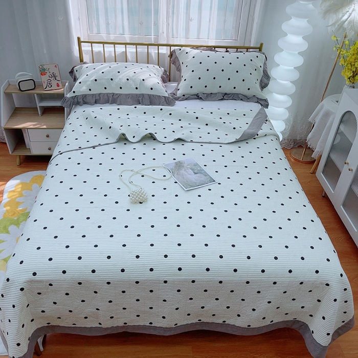 91家纺网 家纺一手货源 找家纺 暖居 2024新款包边豆豆被床盖四件套 经典小波点