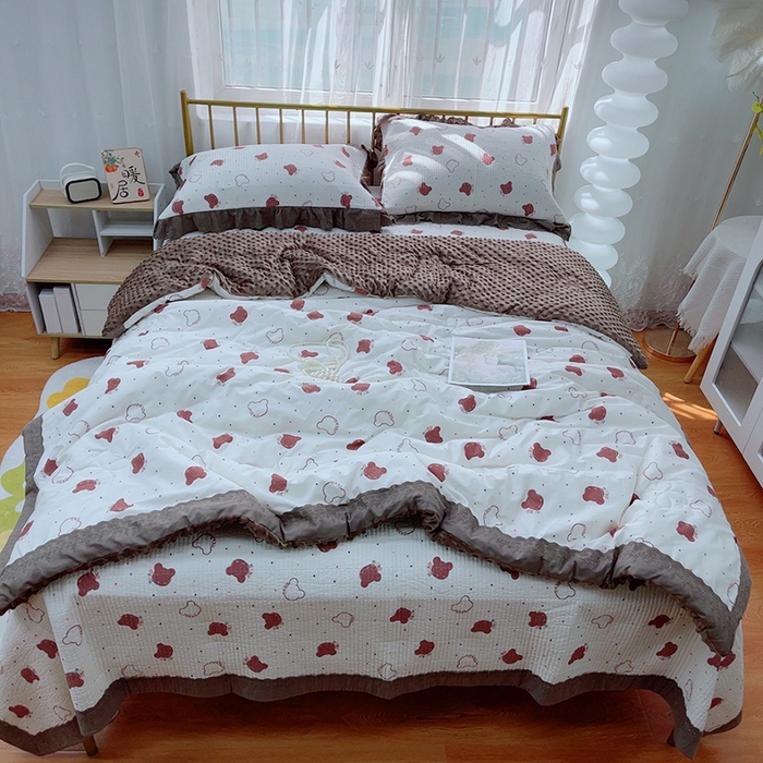 91家纺网 家纺一手货源 找家纺 暖居 2024新款包边豆豆被床盖四件套 卡通熊头