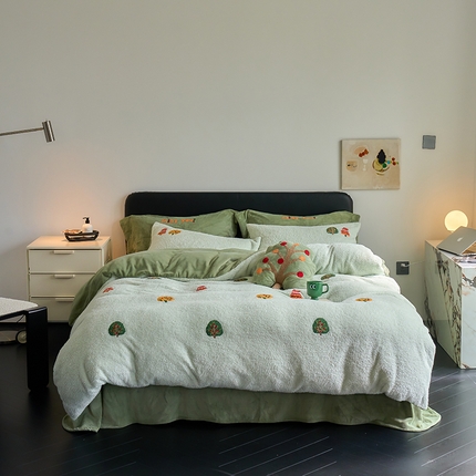 2024新款蚂蚁绒卡通绣花四件套 森林屿鹿