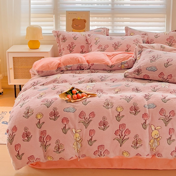 91家纺网 家纺一手货源 找家纺 2024新款加厚雪花绒印花四件套-风格二（提供卖家秀） 花园熊(粉)